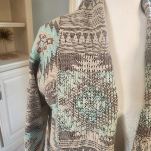 Geometric Patterned, Cascading Cardigan - Picture 3 of 12